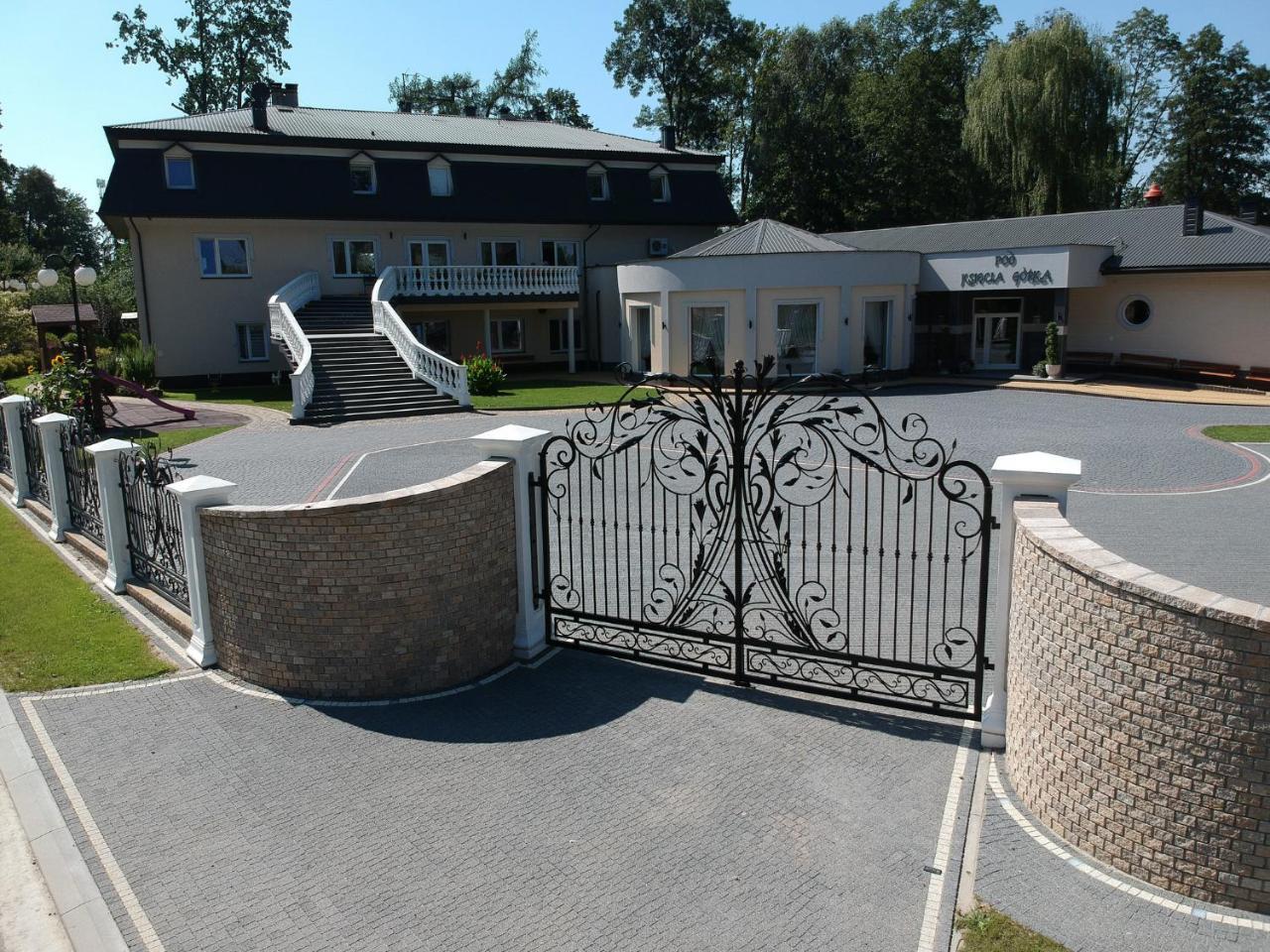 Pod Ksiecia Gorka Hotel Oleszyce Екстериор снимка