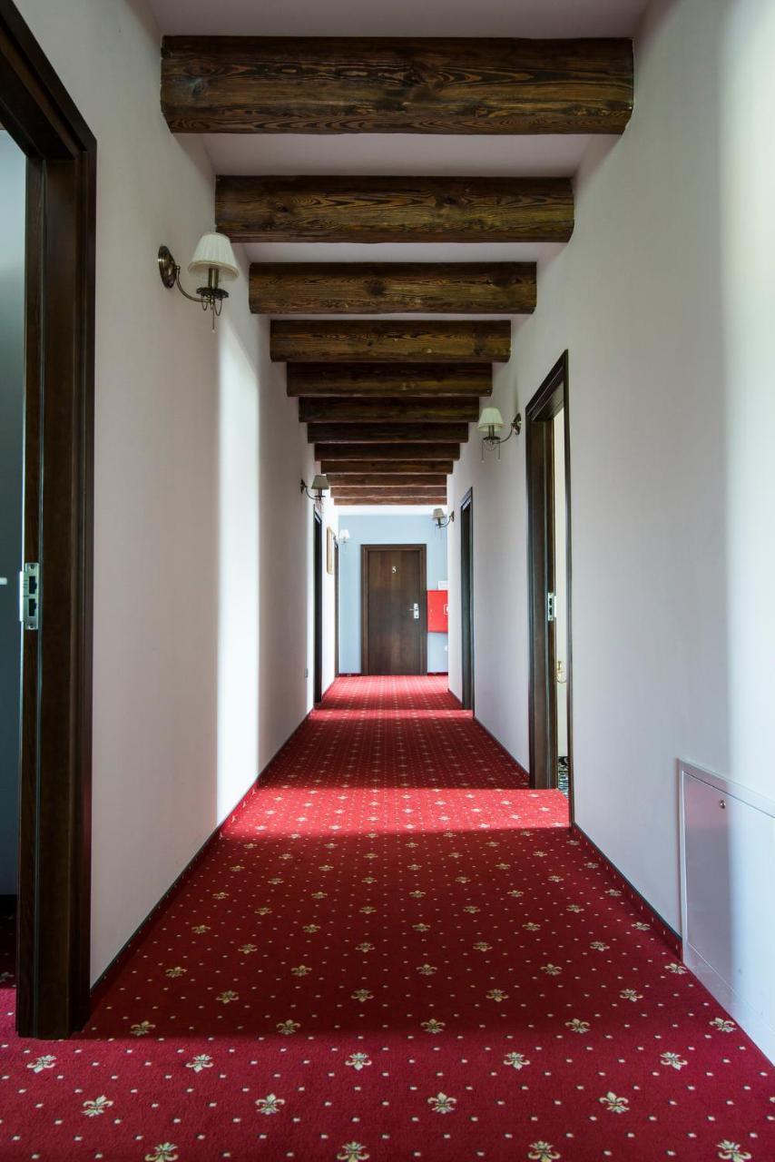Pod Ksiecia Gorka Hotel Oleszyce Екстериор снимка